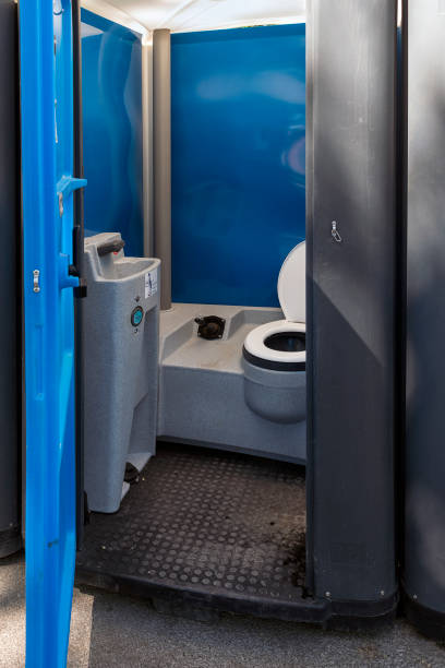 Porta potty delivery and setup in Batesville, IN